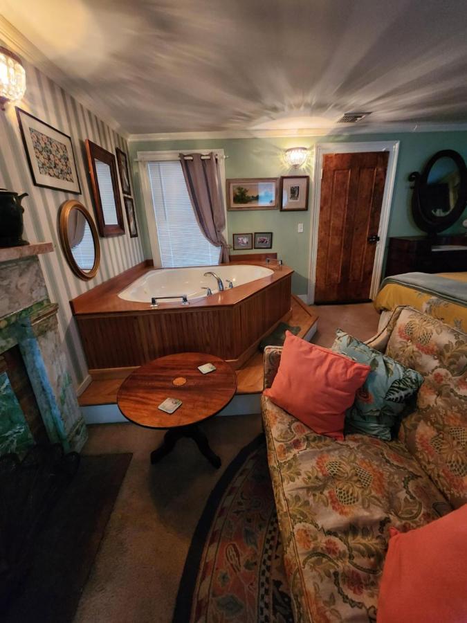 House Of 1833 Bed And Breakfast Mystic Bagian luar foto